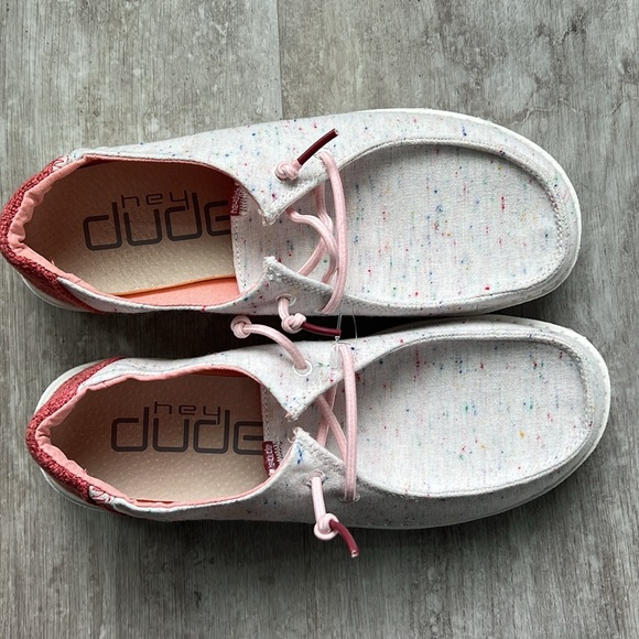 NWOB Hey Dudes Wendy women’s slip on shoes - Picture 6 of 7